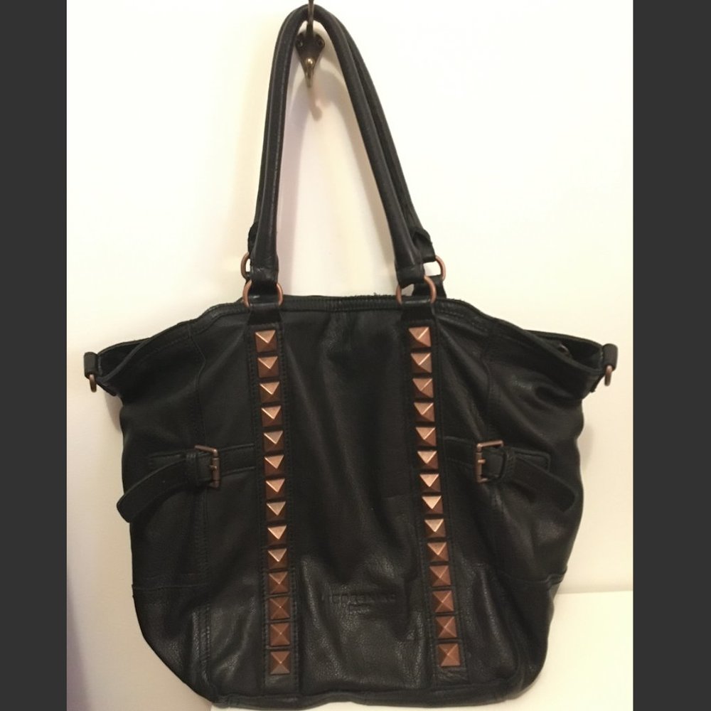 LIEBESKIND Berlin purse | black leather | rose gold studs